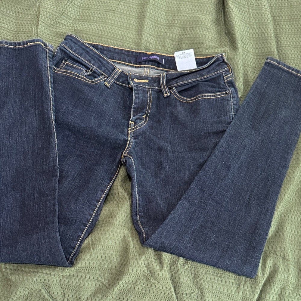 Levi's Women's Skinny Jeans in Dark Blue